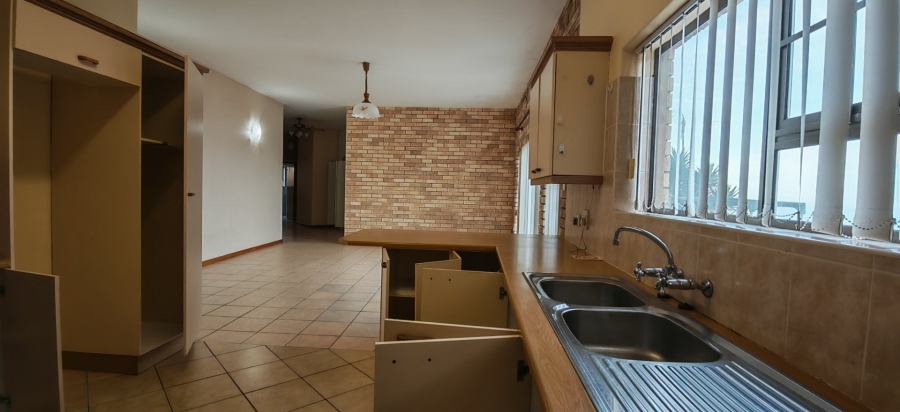 5 Bedroom Property for Sale in Dana Bay Western Cape